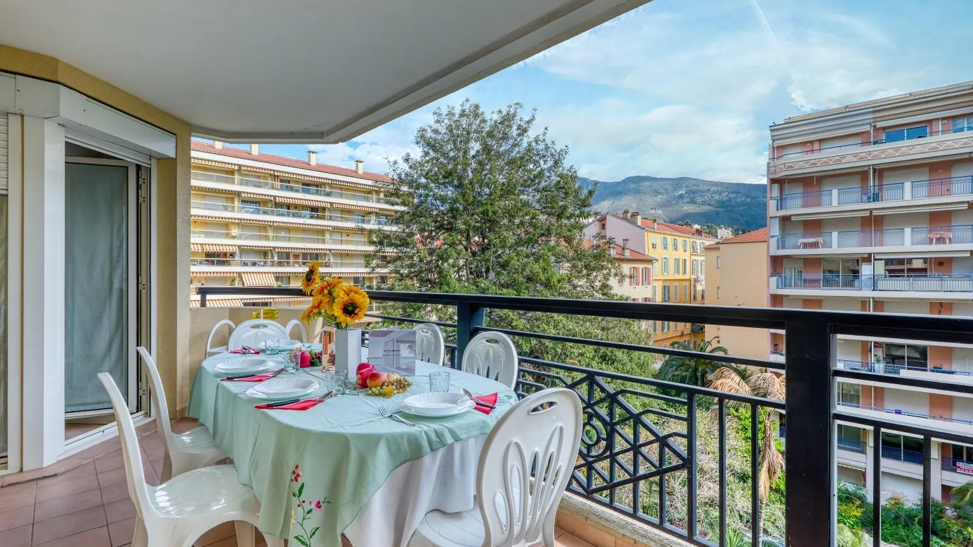 Garden View Daturas - Happy Rentals Menton